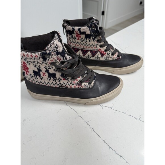 VANS Shoes - Vans Fair Isle Knit High Top Women's 6.5 Rubber Zip Back Sneakers Shoes EUC